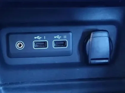 Photo 28 Renault Megane IV Berline evolution Blue dCi 115