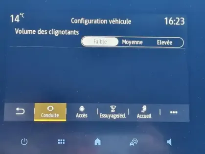 Photo 30 Renault Megane IV Berline evolution Blue dCi 115