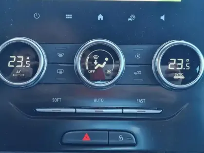 Photo 11 Renault Megane IV Berline evolution Blue dCi 115