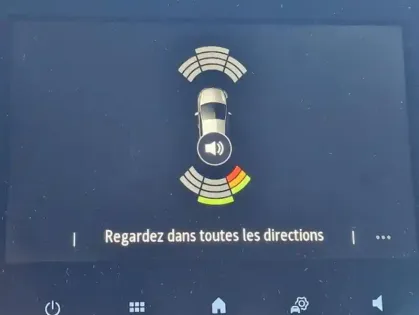 Photo 9 Renault Megane IV Berline evolution Blue dCi 115