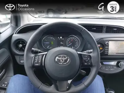 Photo 8 Toyota Yaris  100h Dynamic 5p RC19