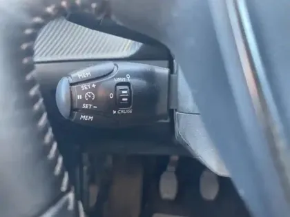 Photo 12 Peugeot 208  1.2 PureTech 100ch S&S Allure