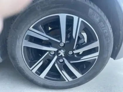 Photo 7 Peugeot 208  1.2 PureTech 100ch S&S Allure