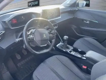 Photo 8 Peugeot 208  1.2 PureTech 100ch S&S Allure