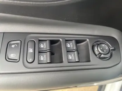 Photo 11 Jeep Renegade  1.5 Turbo T4 130ch MHEV Summit BVR7