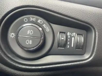 Photo 12 Jeep Renegade  1.5 Turbo T4 130ch MHEV Summit BVR7