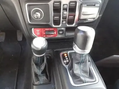 Photo 13 Jeep Wrangler  Unlimited 2.0 T 380ch 4xe Rubicon Rock-Trac