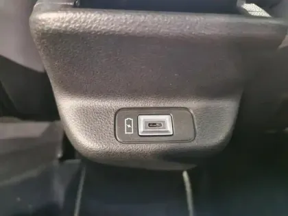 Photo 8 Jeep Avenger  1.2 Turbo T3 100ch Summit