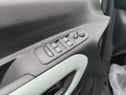 Photo 11 Citroën Berlingo  M Moteur Electrique 136ch (100 kW) Shine Automatique