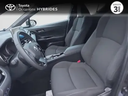 Photo 10 Toyota C-HR  122h Graphic 2WD E-CVT RC18