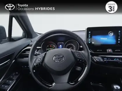 Photo 8 Toyota C-HR  122h Graphic 2WD E-CVT RC18