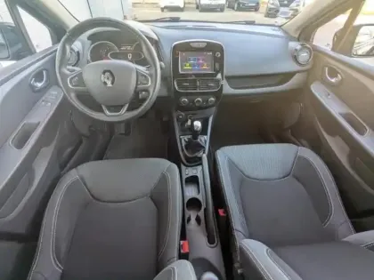 Photo 12 Renault Clio  0.9 TCe 90ch Génération - 19 5p