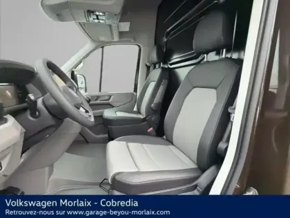 Photo 10 Volkswagen Crafter  Fg 35 L5H3 2.0 TDI 177ch Business Traction