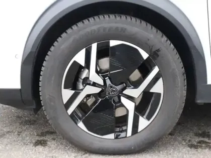 Photo 10 Peugeot 2008  1.2 Hybrid 136ch GT e-DCS6