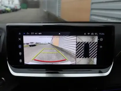 Photo 12 Peugeot 2008  1.2 Hybrid 136ch GT e-DCS6