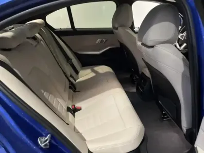 Photo 12 BMW Serie 3 Série 3 318dA 150ch M Sport