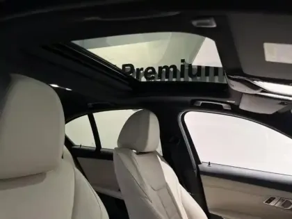 Photo 13 BMW Serie 3 Série 3 318dA 150ch M Sport