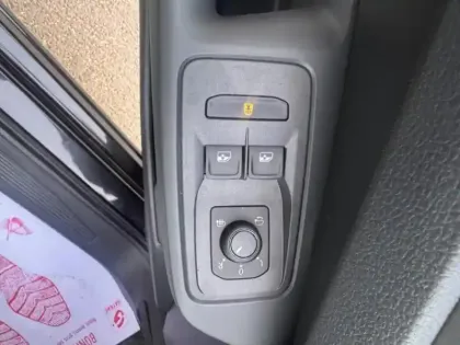 Photo 8 Volkswagen Caddy  Maxi 2.0 TDI 122ch Life DSG7