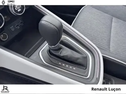 Photo 5 Renault Clio  1.6 E-Tech hybride 145ch Techno