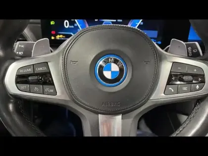 Photo 13 BMW Serie 3 Série 3 Touring 330eA xDrive 292ch M Sport