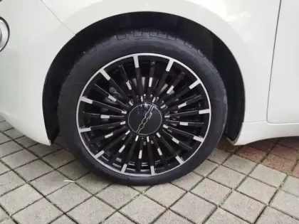 Photo 7 Fiat 500  3+1 e 118ch Icône Plus (Pack Magic Eye)