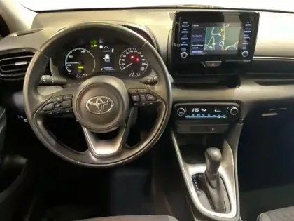 Photo 11 Toyota Yaris  116h Dynamic Business 5p + Programme Beyond Zero Academy MY22