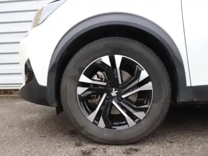 Photo 10 Peugeot 2008  e- 136ch Allure Business