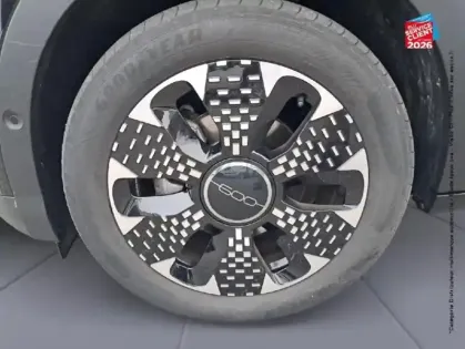 Photo 9 Fiat 600  1.2 Hybrid 100ch La Prima DCT6 Camera GPS