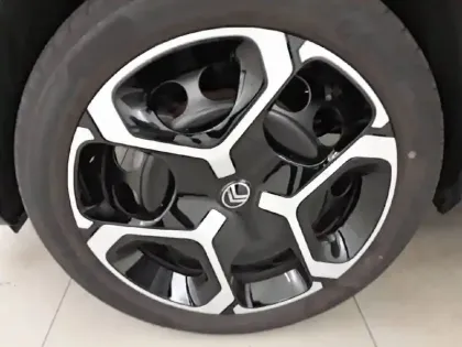 Photo 34 Citroën C3 Gén. IV Ph1 PLUS 5