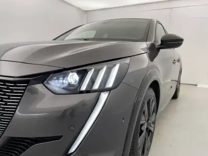 Photo 23 Peugeot 208  PureTech 130 S&S EAT8