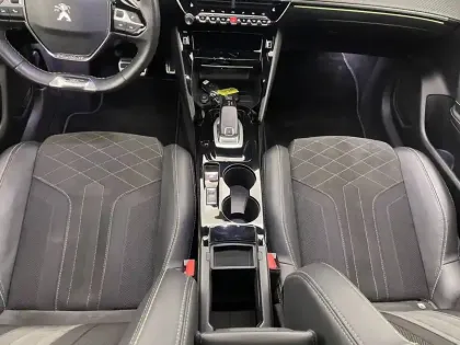 Photo 24 Peugeot 208  PureTech 130 S&S EAT8