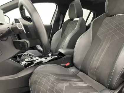 Photo 13 Peugeot 208  PureTech 130 S&S EAT8