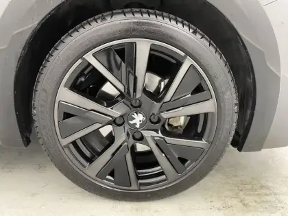 Photo 17 Peugeot 208  PureTech 130 S&S EAT8