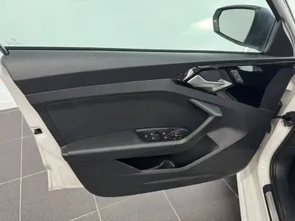 Photo 8 Audi A1  Sportback 30 TFSI 110 ch S tronic 7