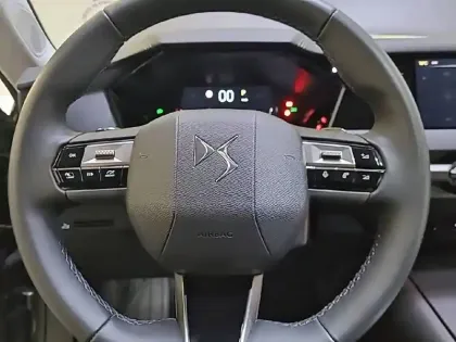 Photo 41 DS DS 4  BlueHDi 130 EAT8