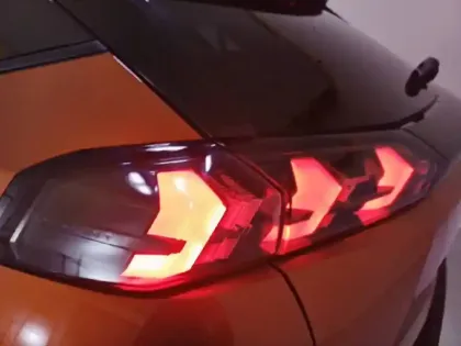 Photo 50 Peugeot 2008  PureTech 130 S&S EAT8