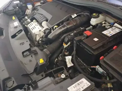 Photo 15 Peugeot 2008  PureTech 130 S&S EAT8