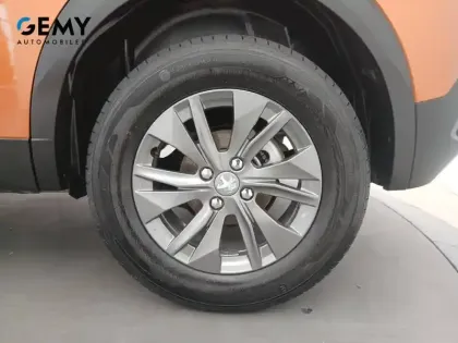 Photo 52 Peugeot 2008  PureTech 100 S&S BVM6