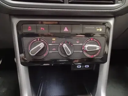 Photo 19 Volkswagen T-cross  1.0 TSI 95 Start/Stop BVM5