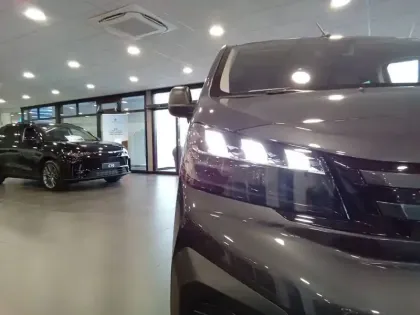 Photo 15 Peugeot Expert  CA FIXE M BLUEHDI 180 S&S EAT8