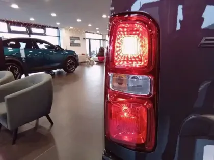 Photo 16 Peugeot Expert  CA FIXE M BLUEHDI 180 S&S EAT8