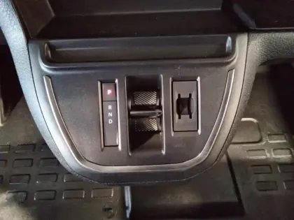 Photo 13 Peugeot Expert  CA FIXE M BLUEHDI 180 S&S EAT8