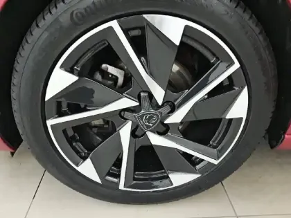 Photo 12 Peugeot 308  PureTech 130ch S&S EAT8