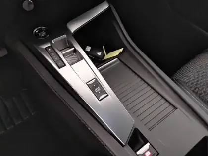 Photo 13 Peugeot 308  PureTech 130ch S&S EAT8