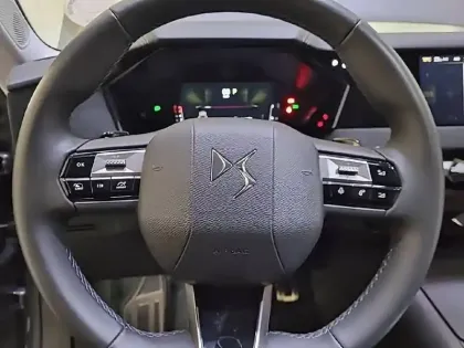 Photo 8 DS DS 4  BlueHDi 130 EAT8