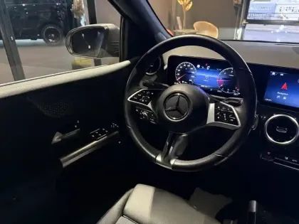 Photo 11 Mercedes Classe B  180 d 8G-DCT