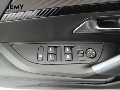 Photo 11 Peugeot 2008 Gén. II Ph1 Allure Business 5