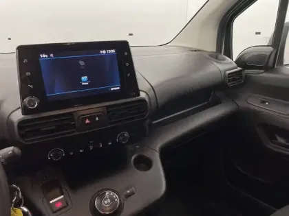 Photo 27 Peugeot Partner  FOURGON STANDARD 1000 KG BLUEHDI 130 S&S EAT8