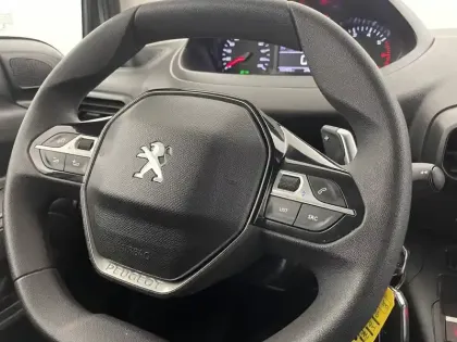 Photo 28 Peugeot Partner  FOURGON STANDARD 1000 KG BLUEHDI 130 S&S EAT8