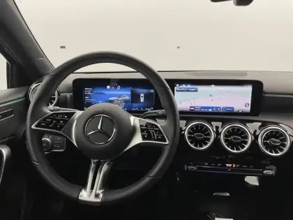 Photo 53 Mercedes Classe A  180 d 8G-DCT